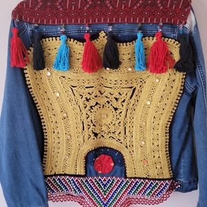 Jeans jacket vintage with patches with lining 🥰